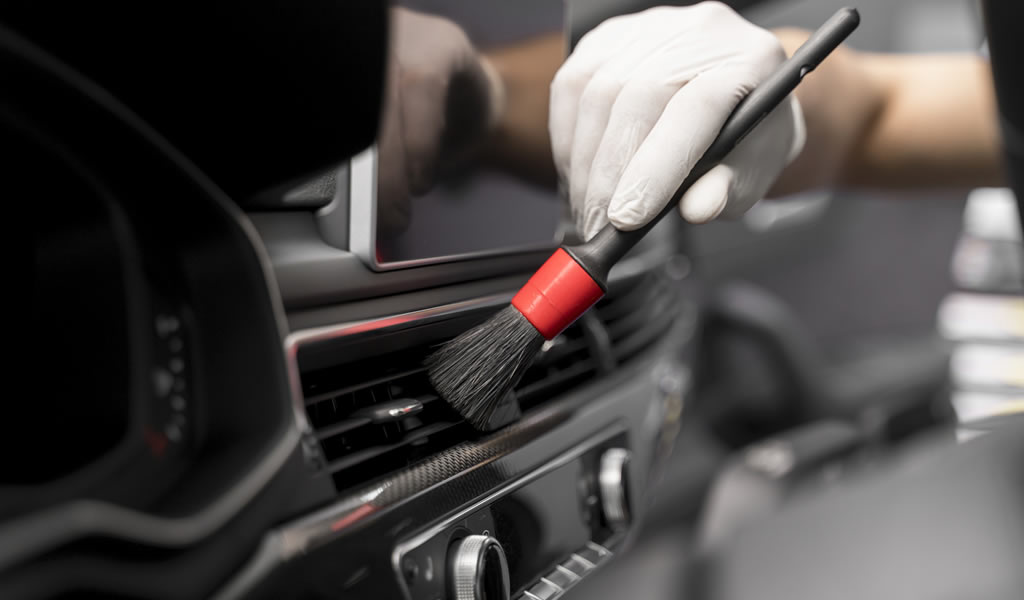 Headlight Restoration: Safety & Style