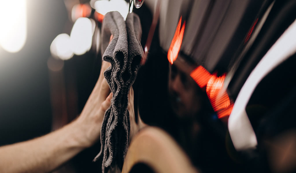 DIY vs Professional Detailing: Pros & Cons