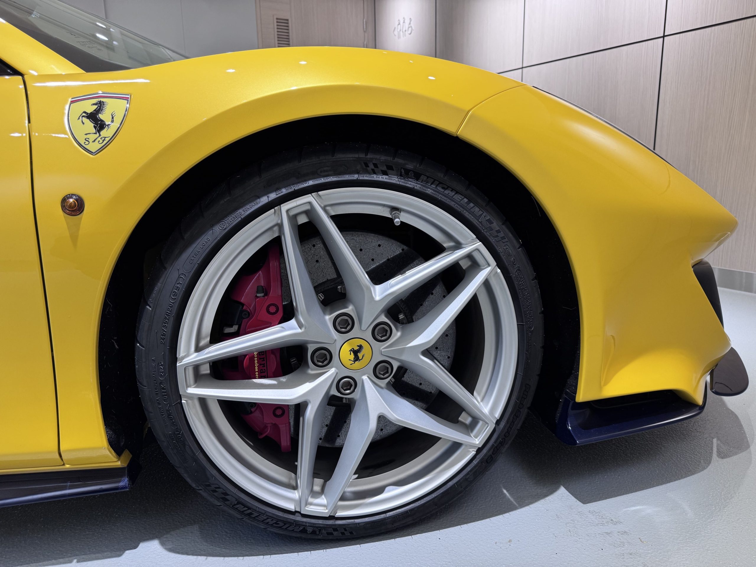
								Ferrari 488 Pista Spider full									