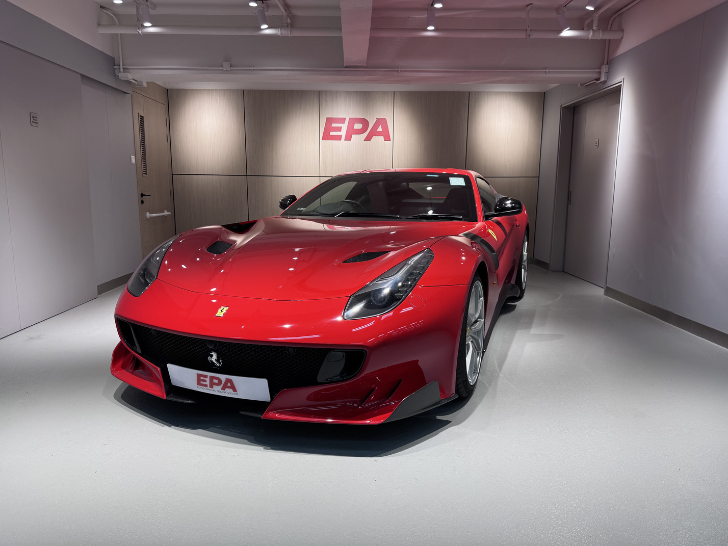 
								Ferrari F12tdf full									