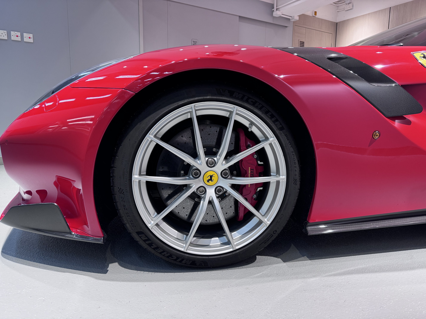 
								Ferrari F12tdf full									