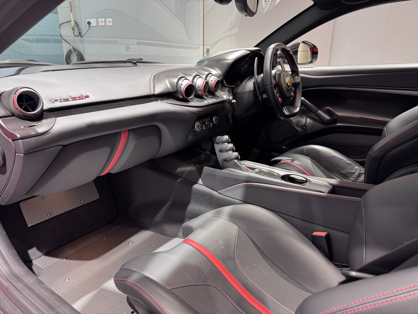 
								Ferrari F12tdf full									