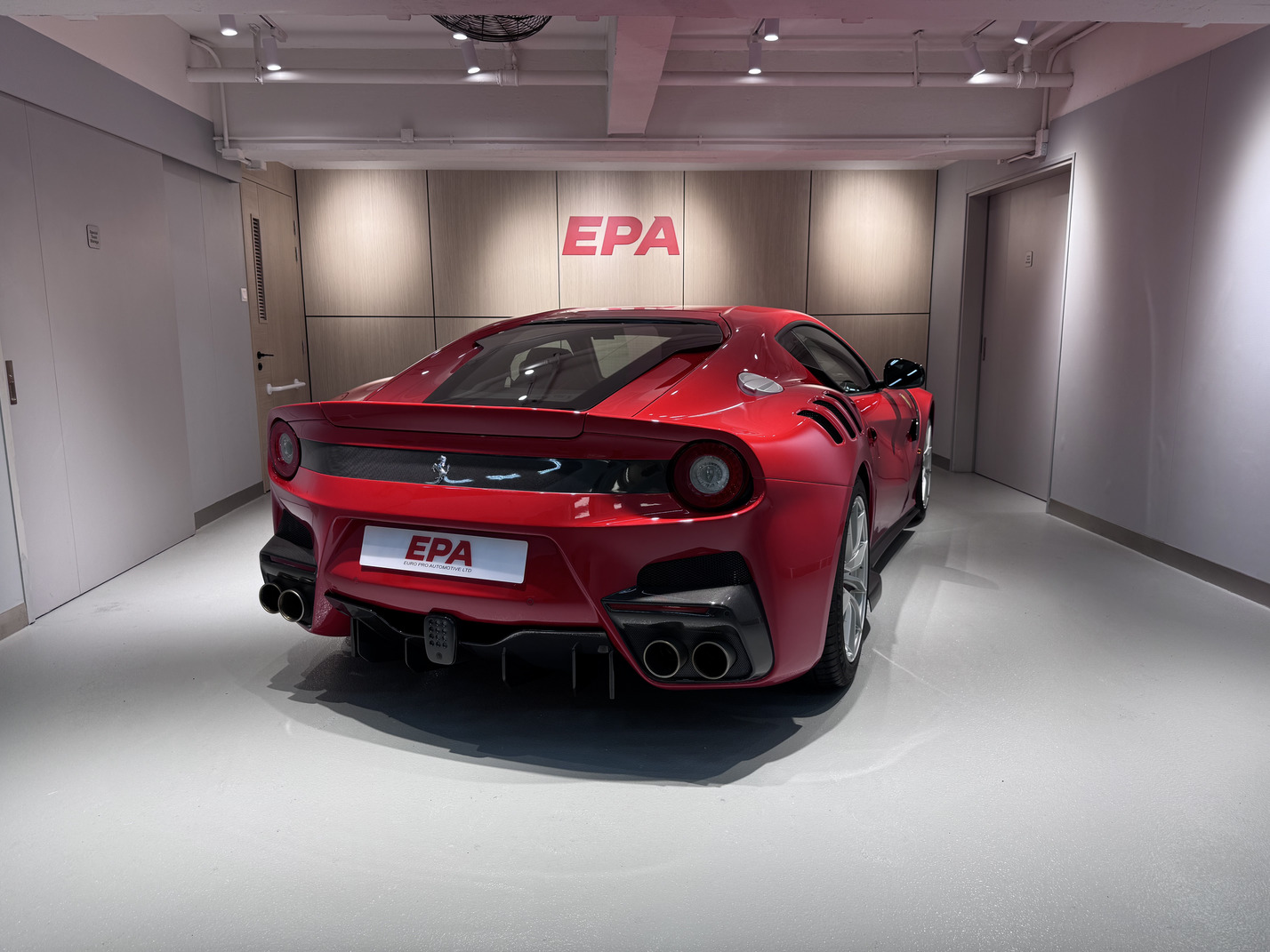 
								Ferrari F12tdf full									