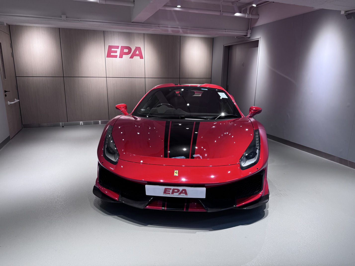 
								Ferrari 488 Pista Spider full									