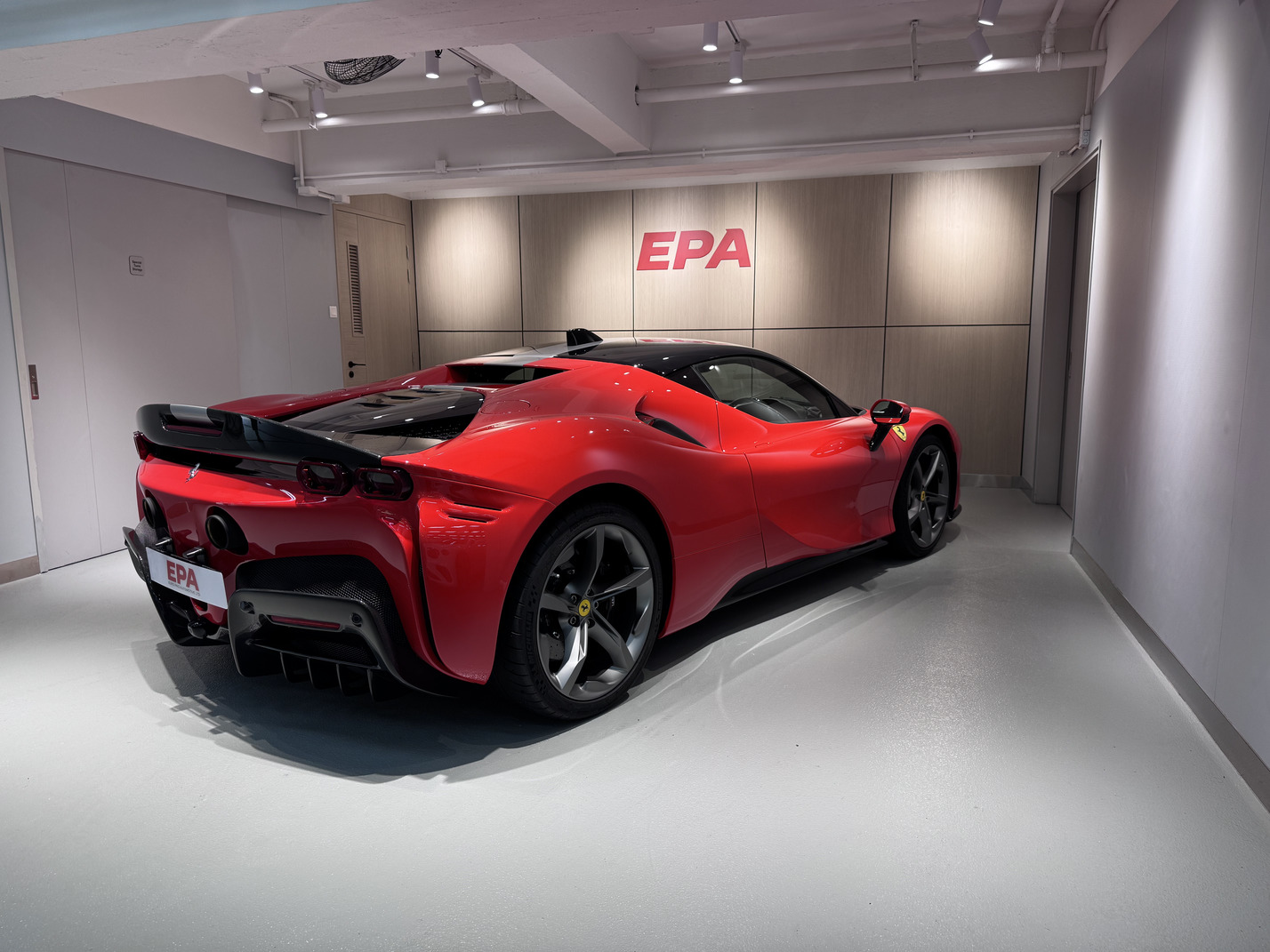 
								Ferrari SF90 Stradale Assetto Fiorano full									