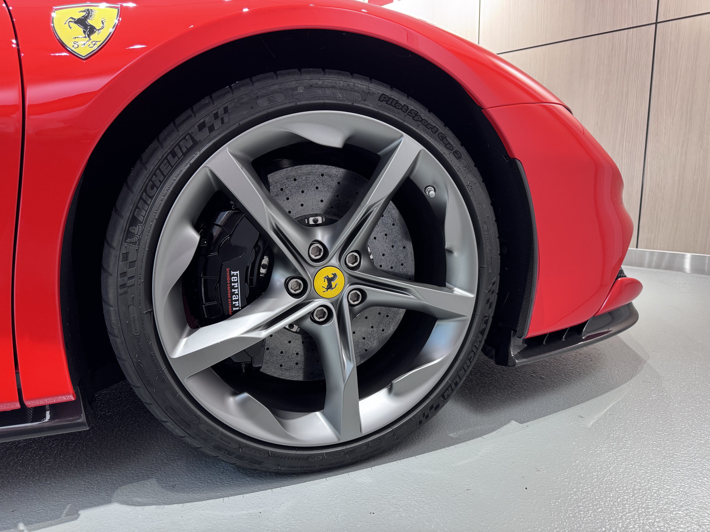 
								Ferrari SF90 Stradale Assetto Fiorano full									