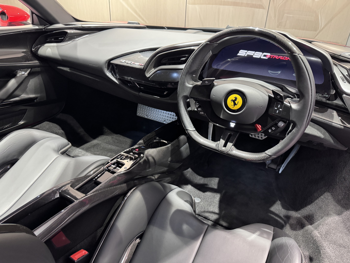 
								Ferrari SF90 Stradale Assetto Fiorano full									