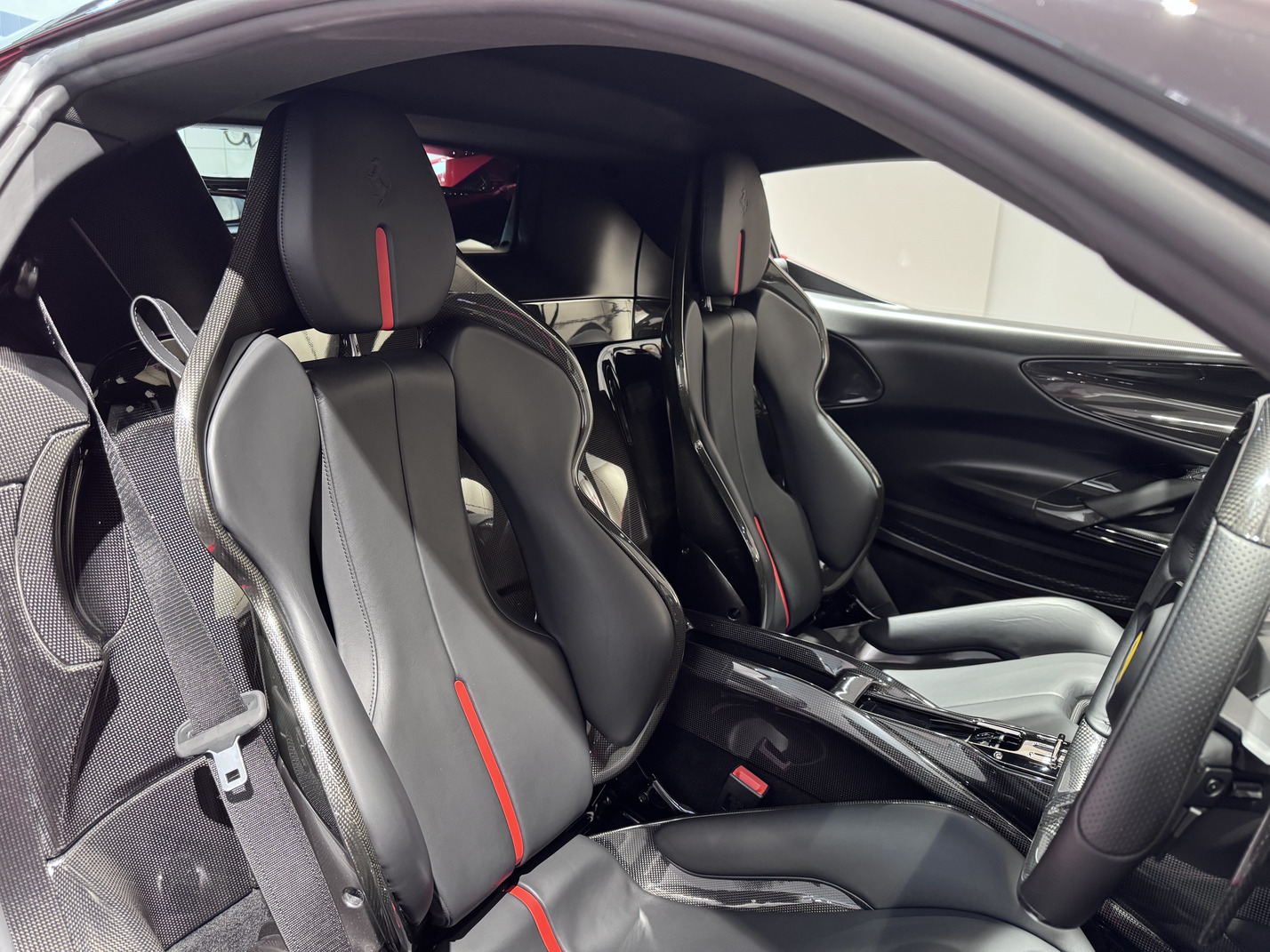 
								Ferrari SF90 Stradale Assetto Fiorano full									