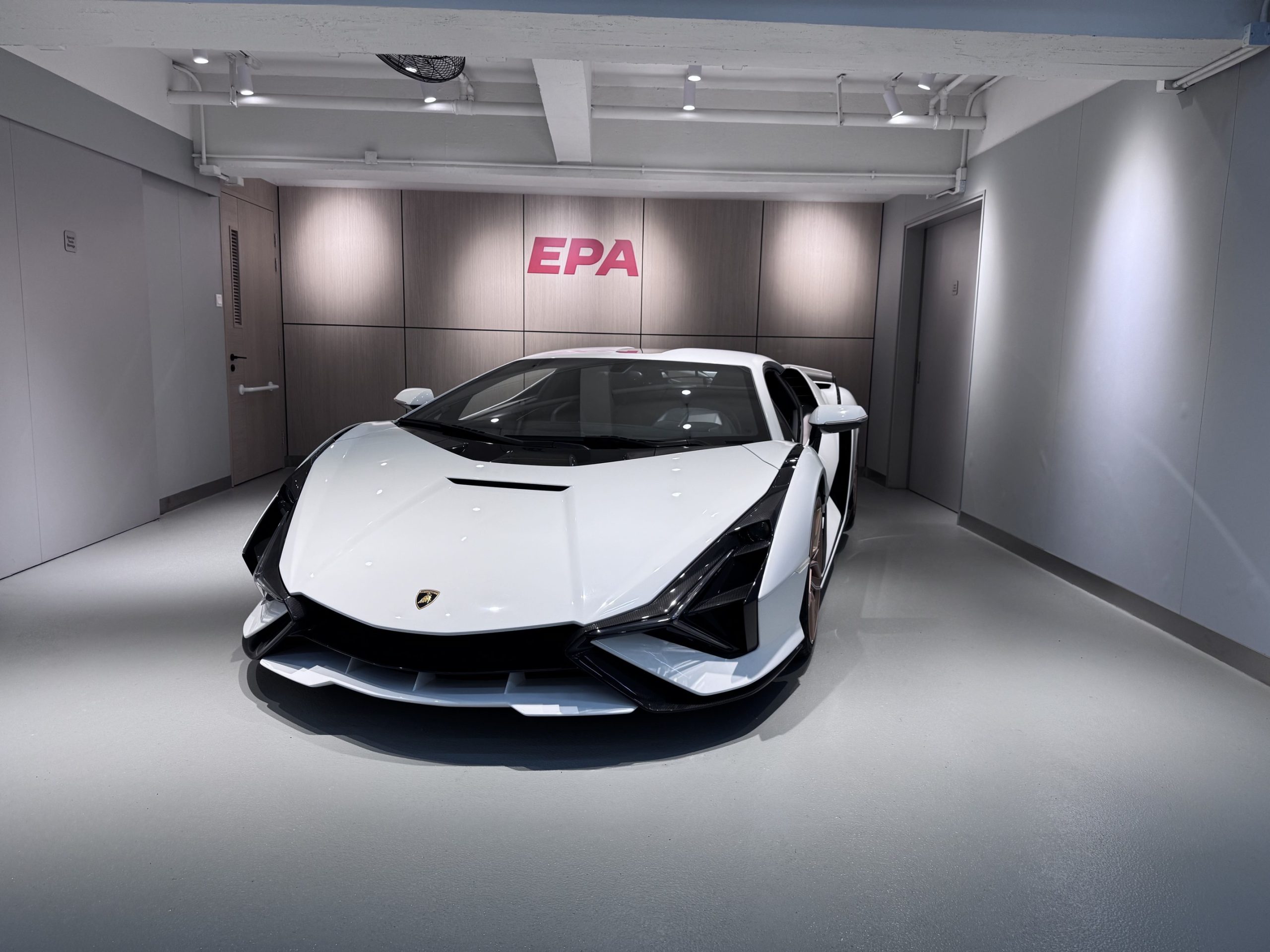 
								Lamborghini Sián FKP 37 full									