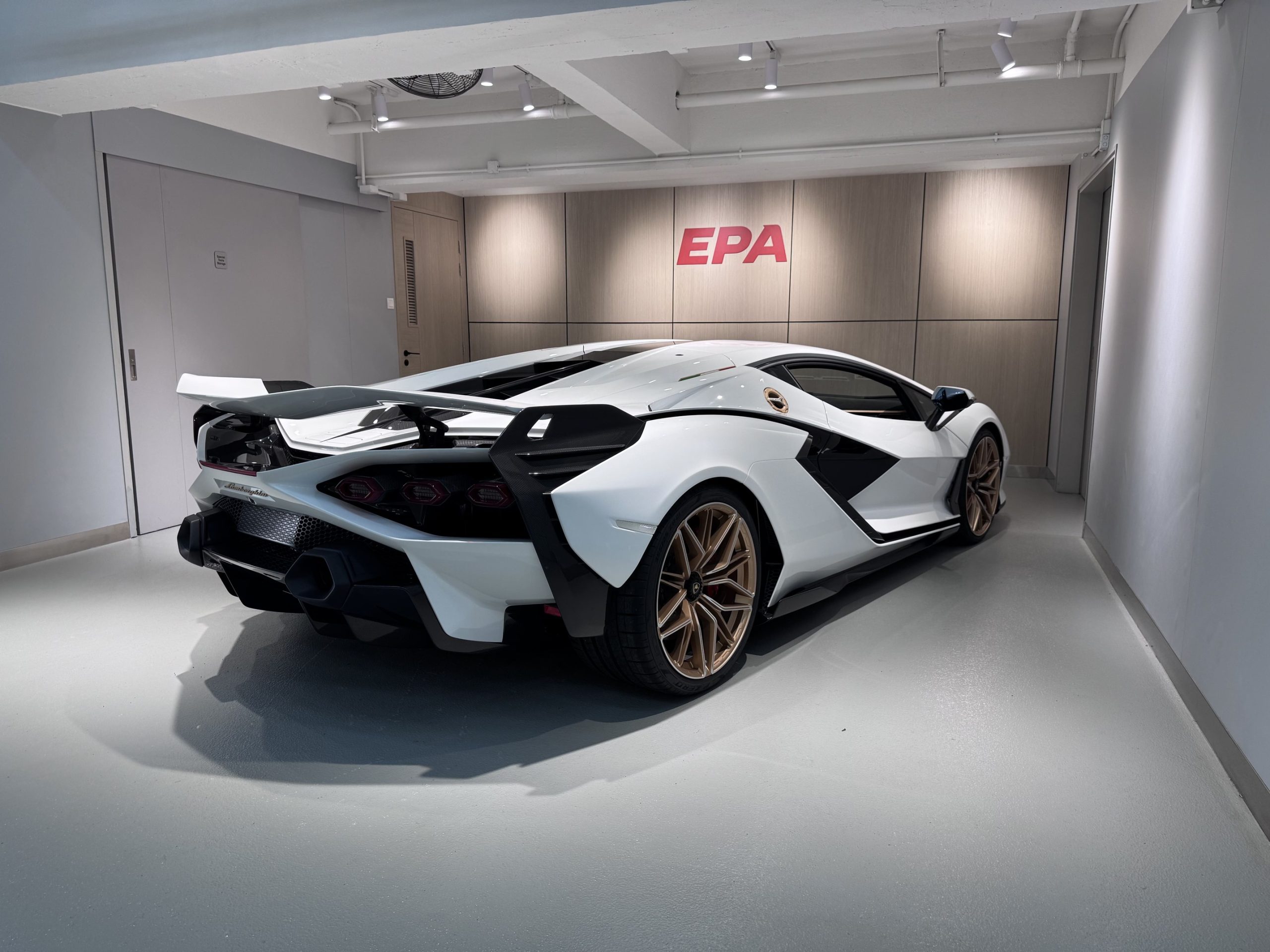 
								Lamborghini Sián FKP 37 full									