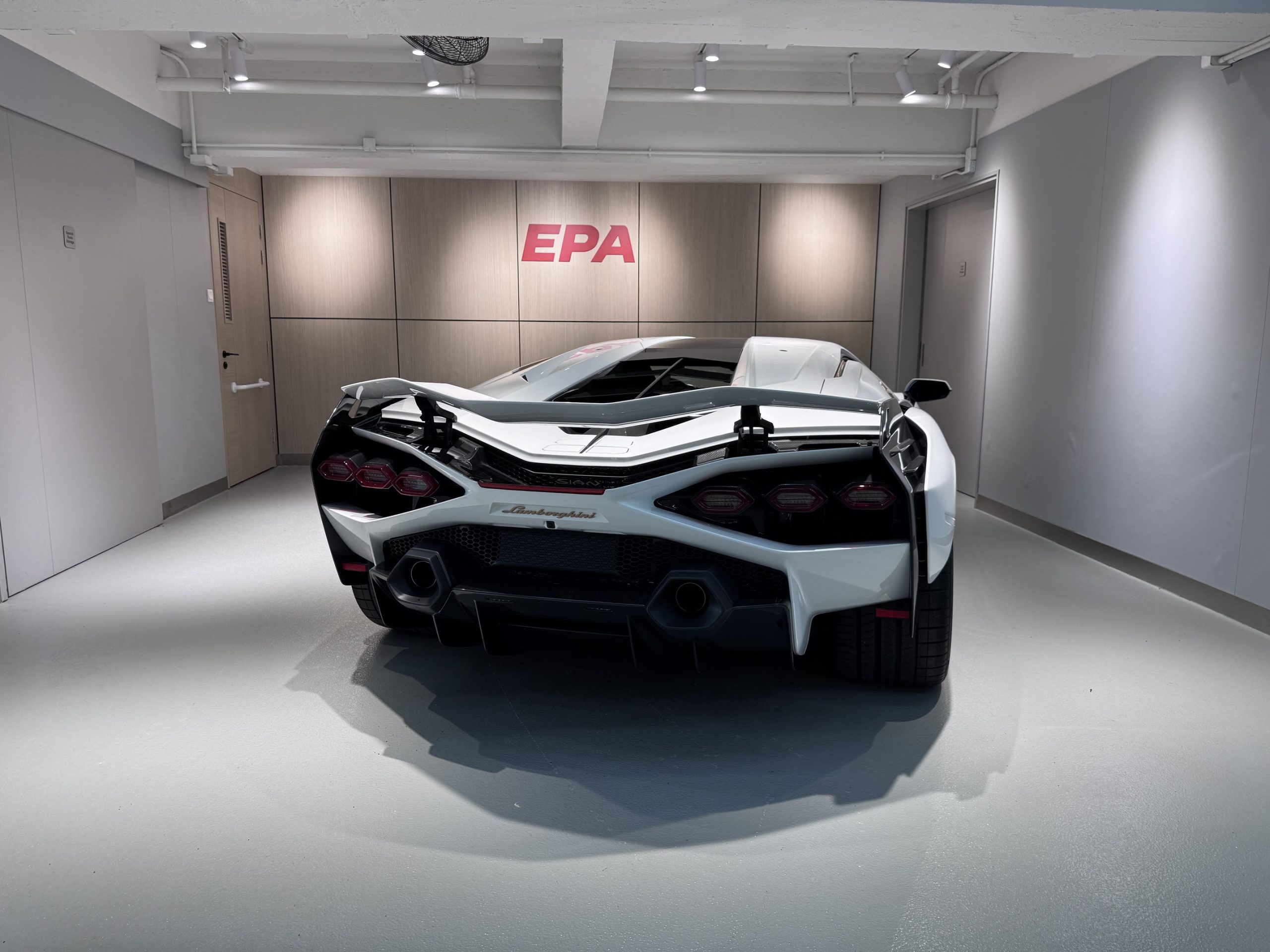 
								Lamborghini Sián FKP 37 full									