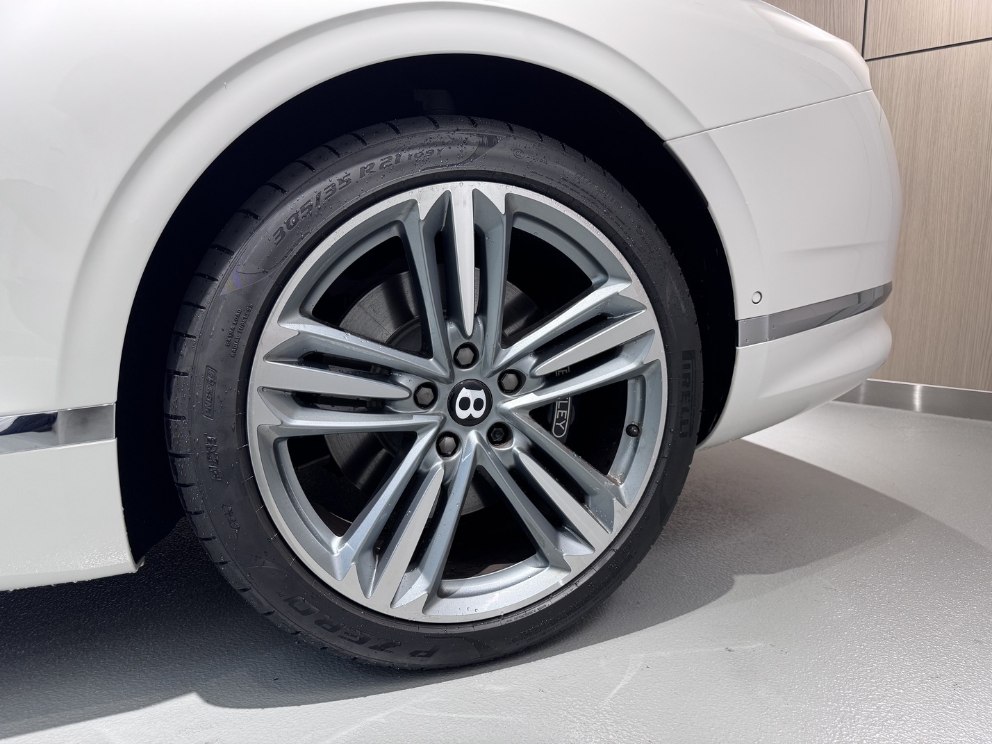 
								Bentley Continental GT V8 full									