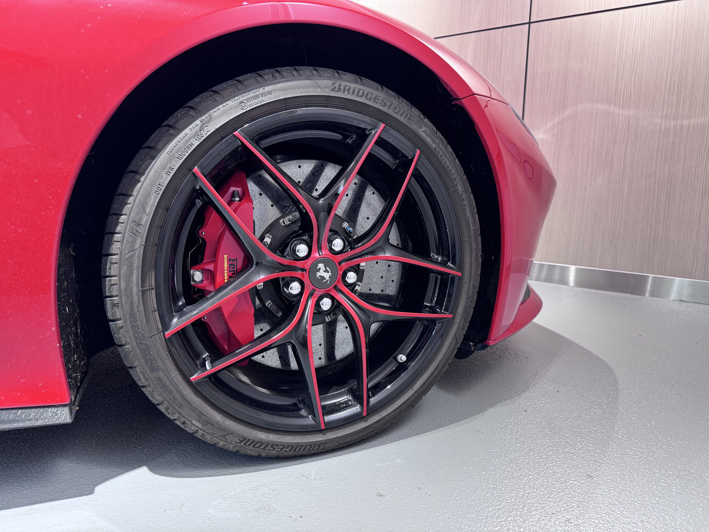 
								Ferrari F12berlinetta full									