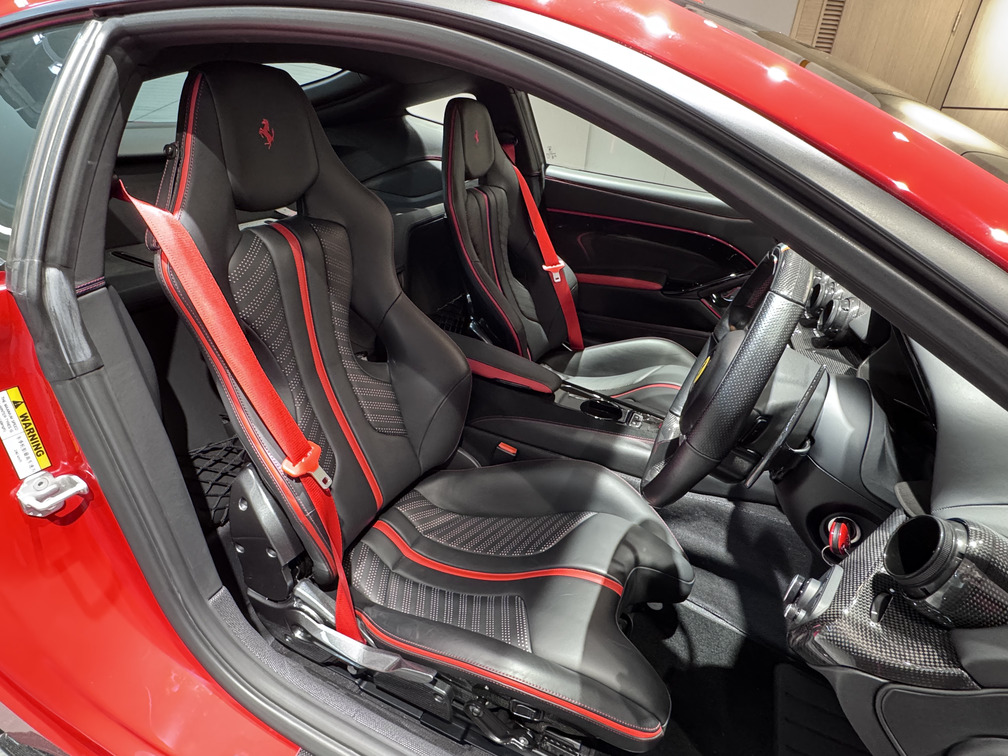 
								Ferrari F12berlinetta full									