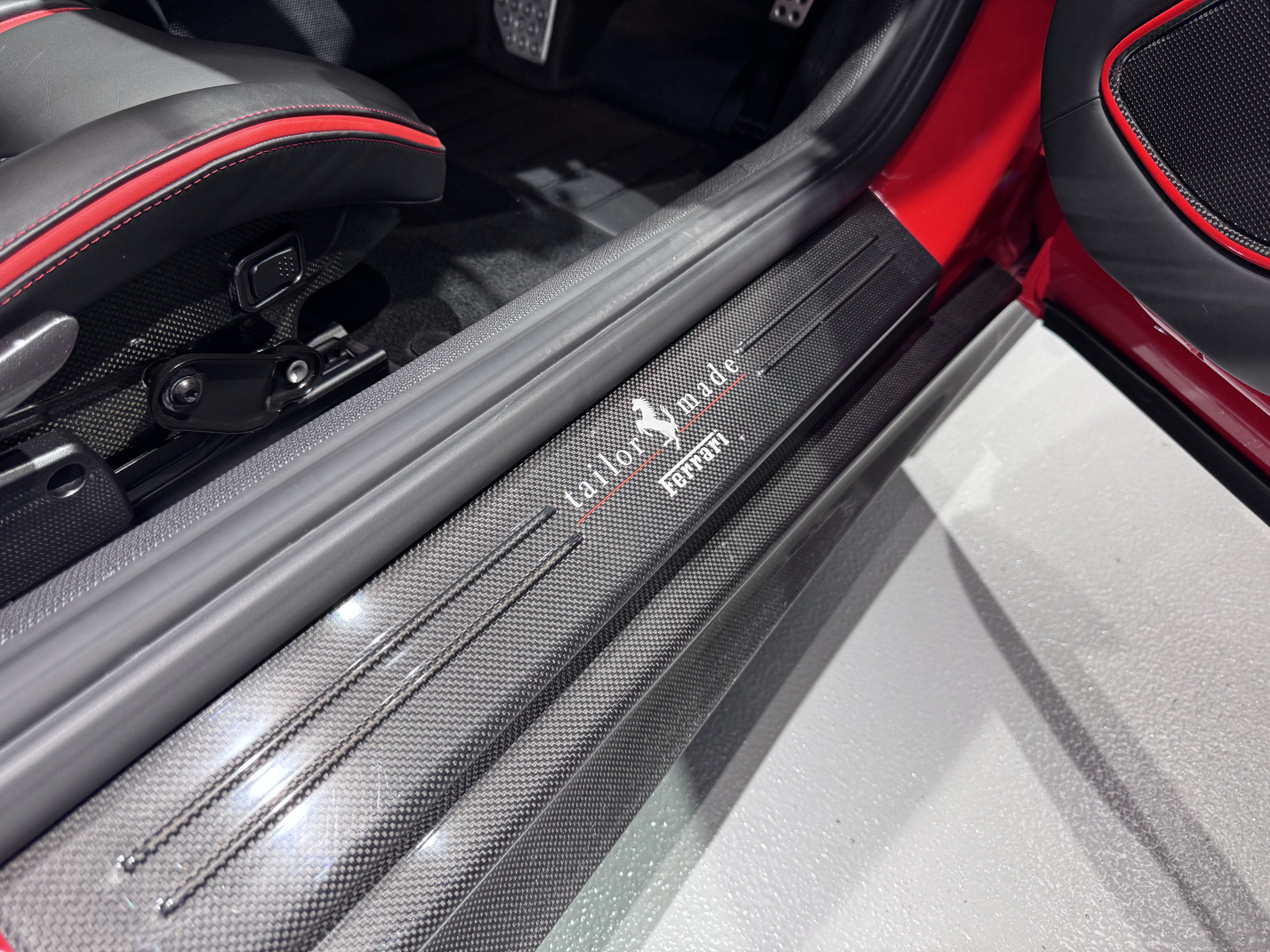 
								Ferrari F12berlinetta full									