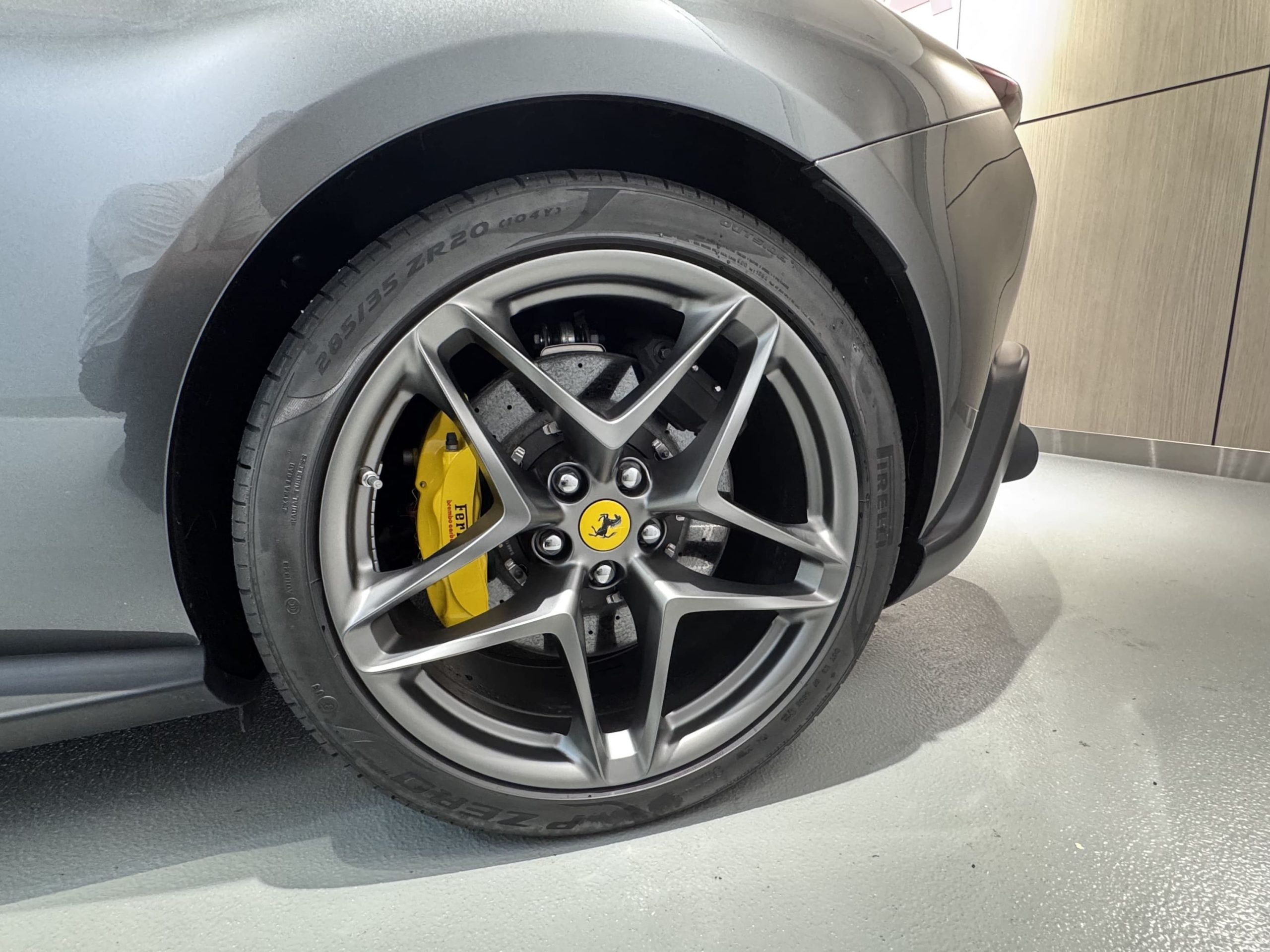
								Ferrari Roma full									