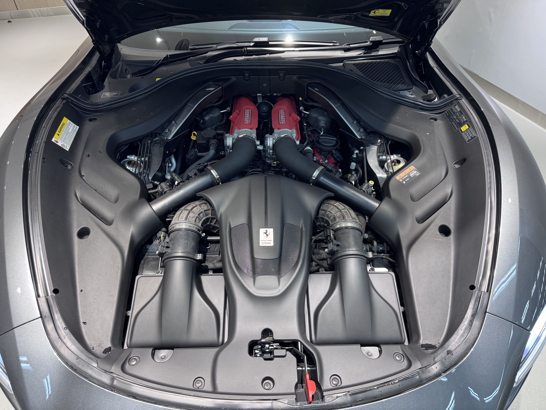 
								Ferrari Roma full									